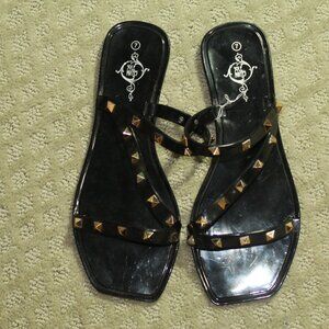 NWOT Soulmates Women's 7 Black Plastic Gold Tone Studs Flat Sandals